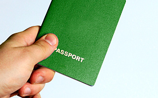 Zielony paszport dla zaszczepionych przepustką do podróży po krajach Unii Europejskiej. Co na to eksperci?